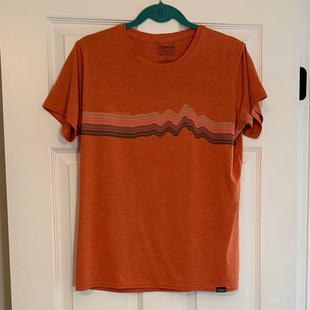 Patagonia Women Vibrant Orange Wave Tee